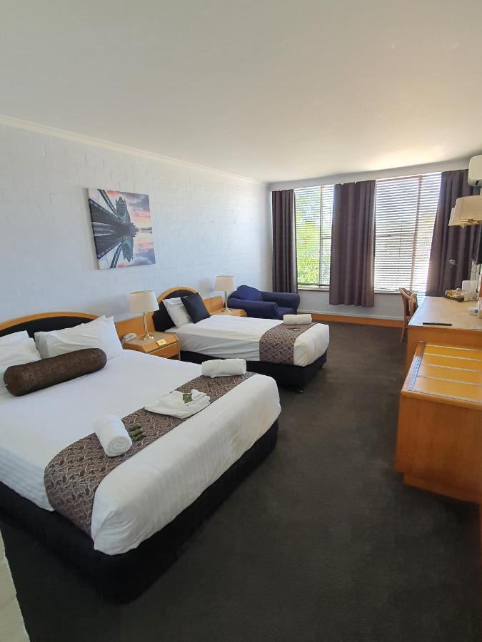 Capital Airport Motel ควีนเบยัน ภายนอก รูปภาพ